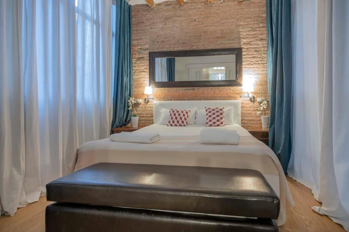 Exclusive 2 Bedroom Apartment In The City Center Barselona Dış mekan fotoğraf