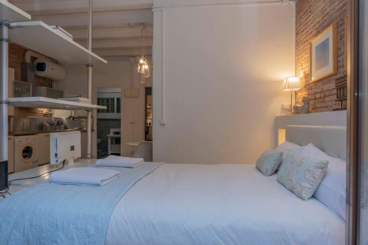 Exclusive 2 Bedroom Apartment In The City Center Barselona Dış mekan fotoğraf